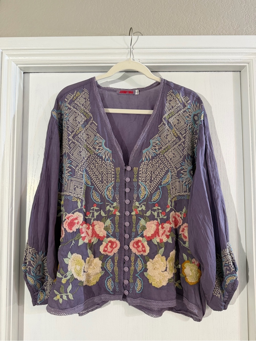 Johnny Was Lavender Purple Embroidered Button-Front Blouse